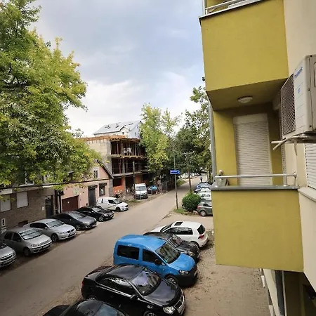 דירה Cozy On A Quiet Street In The City Center. נובי סאד